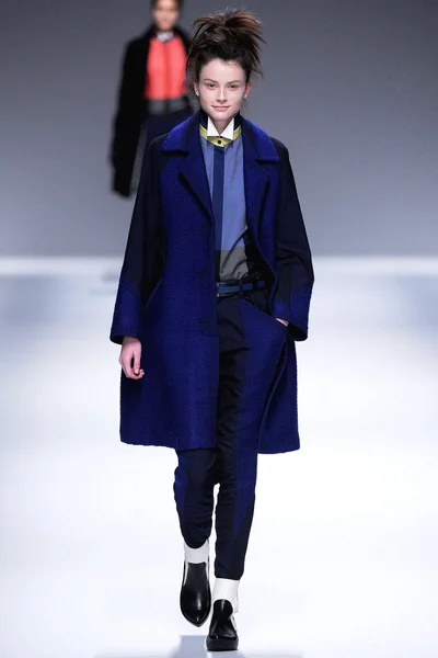 Look 12